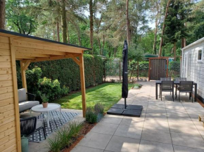 Boshuis met grote tuin I Vakantiepark met Zwembad